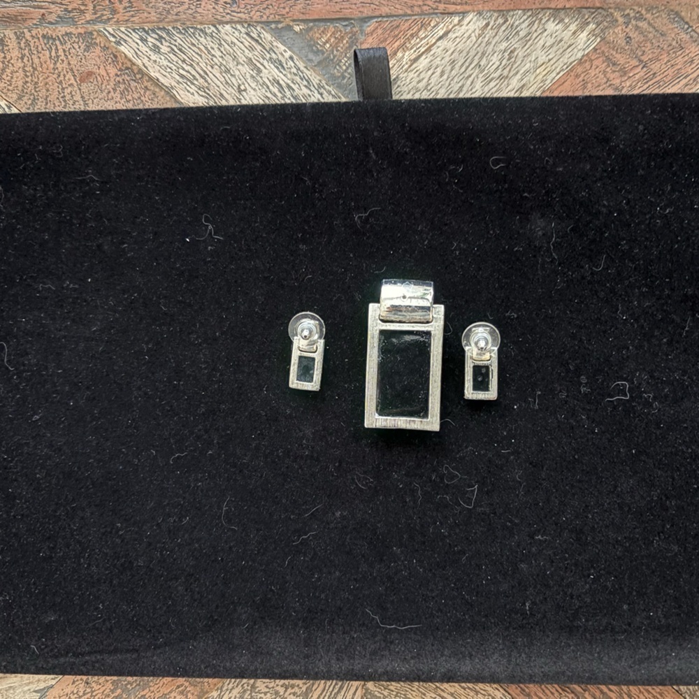 Vintage Silver-plated Pendant and Matching Pair of Earrings - Picture 2 of 7